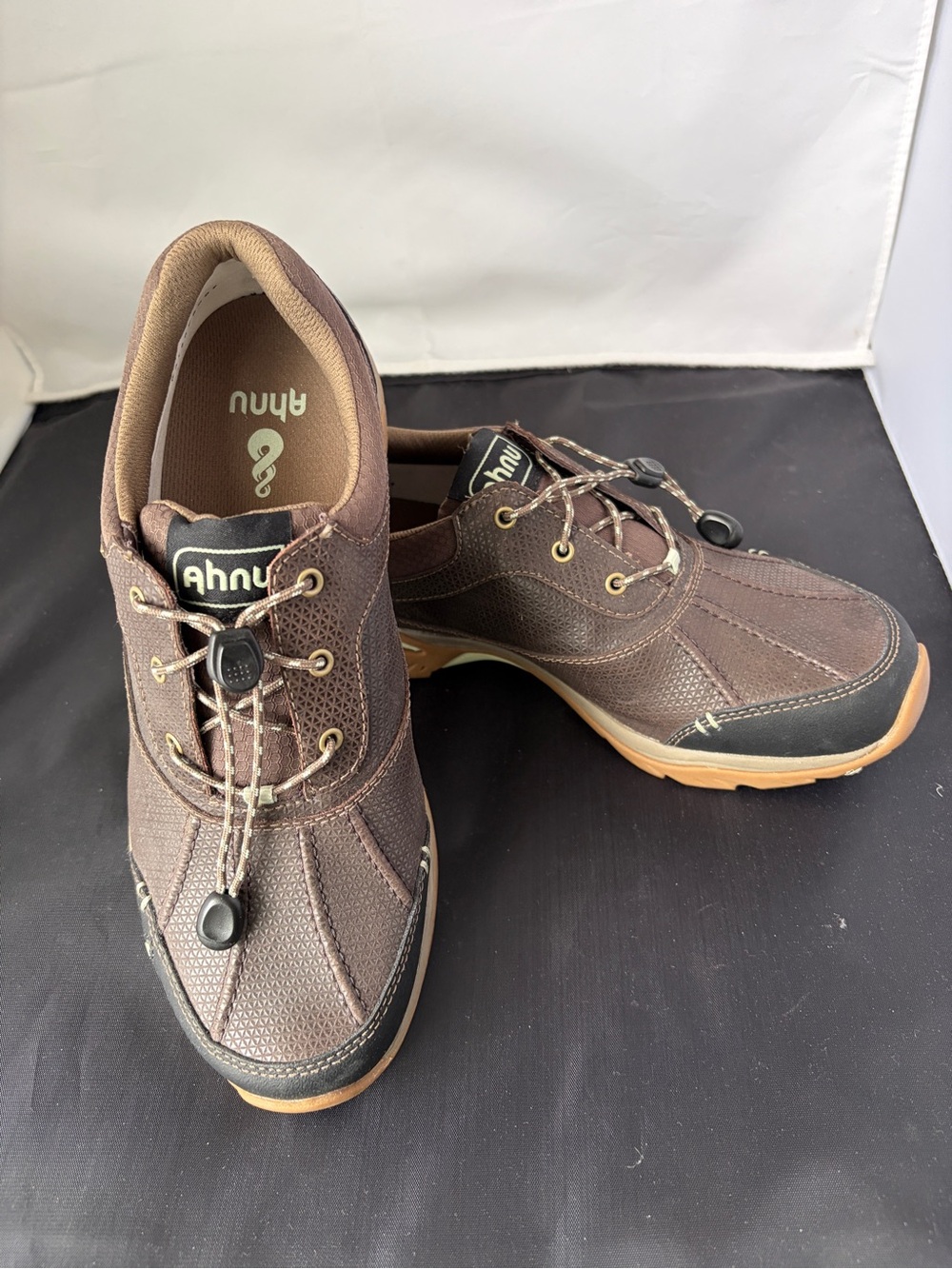 Ahnu Calaveras WP Hiking Shoes; Women’s Sz 8.5; Vibram Outsoles